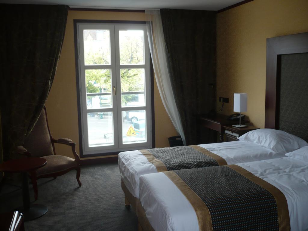 Hotel De France Montargis Buitenkant foto