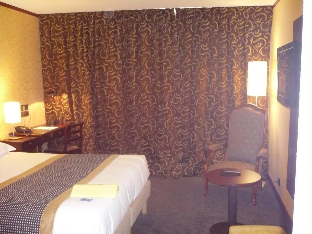 Hotel De France Montargis Buitenkant foto